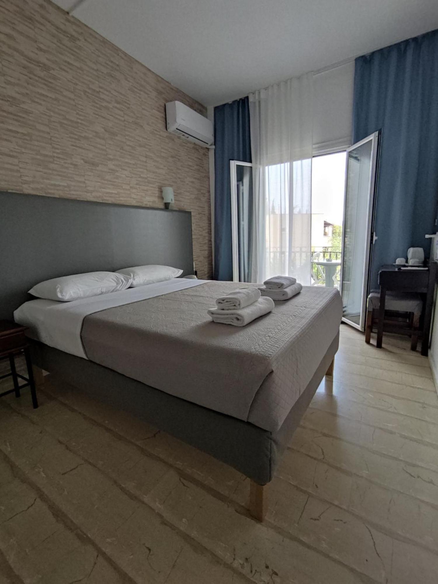 Tina Hotel Dassia  Exterior foto